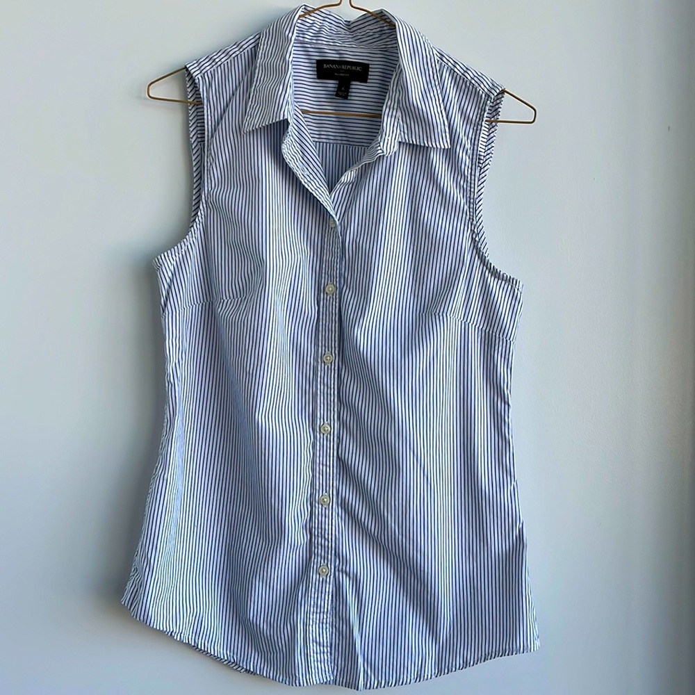 Banana Republic sleeveless striped button down shirt - Size 6